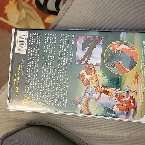 The Fox and the Hound VHS A Walt Disney  Classic - Picture 2 of 4
